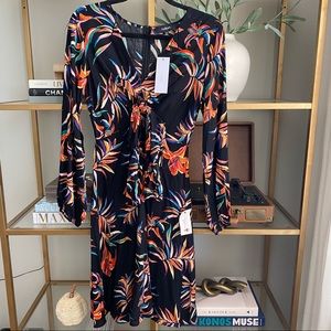 NEW Aakaa Long Sleeve Dress Small tropical pattern
